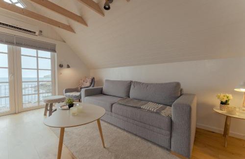 Strendur House | Unique boathouse by the foreshore/Sea view
