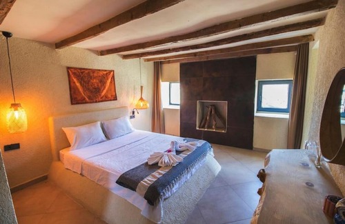 Bogazici Hotel | Unique Boutique Hotel Room For Chill/Out Getaway
