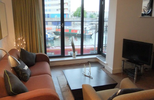 Canon's Marsh Apartment | Unique Bristol Harbourside Apartment With Direct Water Views
