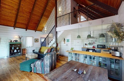 Red Lodge Cabin | Unique cabin, dog friendly, Wi-Fi, quiet home- Into the Woods