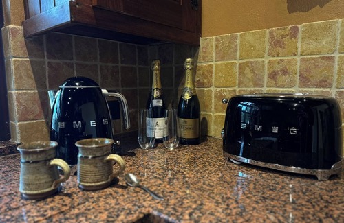 Arranmore Island Cottage | Unique Cobblestone cottage with WiFi on charming Arranmore Island