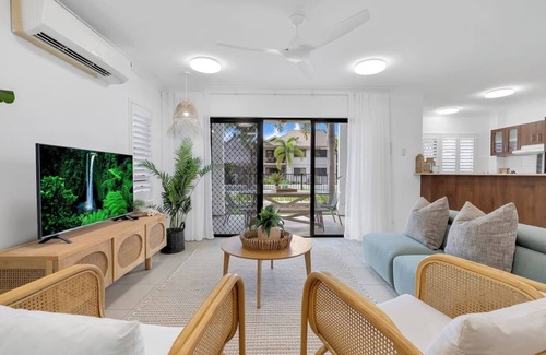 Mooroobool Apartment | Unique Collection Endless Summer