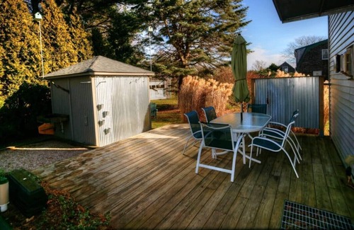 Charlestown House | Unique contemporary cottage near the beach in the quaint town of Charlestown