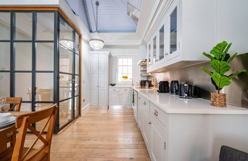 London City Centre House | Unique Covent Garden Townhouse!