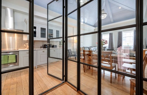 London City Centre House | Unique Covent Garden Townhouse!