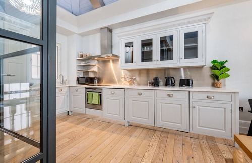 London City Centre House | Unique Covent Garden Townhouse!