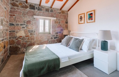 Ayvalik House | Unique Cunda Experience, Stone House w Private Bay