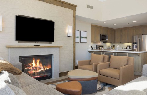 Avon Condo | Unique End Curved Suite, Ski inout, Resort & Spa, Hot Tubs, Remodeled 2024