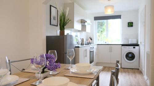 Grantham Apartment | Unique & Exclusive Contractor and Family House & A1 Road