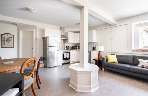 Saanich East Apartment | Unique & Family Friendly