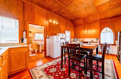 Orick House | Unique farm cabin with WiFi, private washer/dryer, & kitchenette