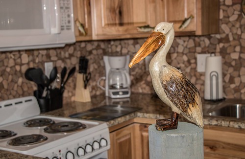 Table Rock Condo | UNIQUE FISHING THEME Studio, complete renovation, FREE WI-FI