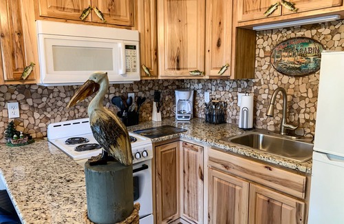 Table Rock Condo | UNIQUE FISHING THEME Studio, complete renovation, FREE WI-FI