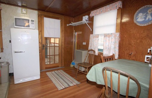 Inlet Cottage | Unique Getaway, Just Steps Away from The Beautiful 4th Lake Here at Stiefvater's Lakeside Cottages!