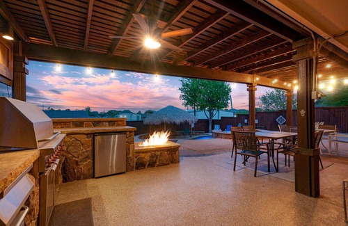 Lewisville House | Unique heated pool & spa outdoor kitchen, game room near DFW sleeps 10-12