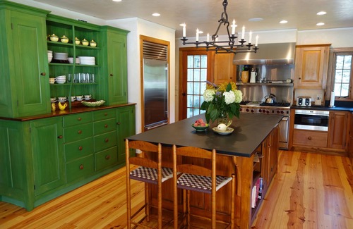 Glendale House | Unique Historic Property With Modern Comforts And Amenities In Great Location