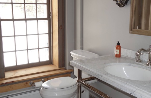 Glendale House | Unique Historic Property With Modern Comforts And Amenities In Great Location