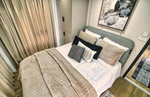 Merritt Island Resort | Unique Houseboat Rental