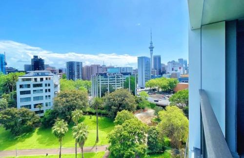 Newton Apartment | Unique Luxury Incredible SkyTower & Park View - Free Parking