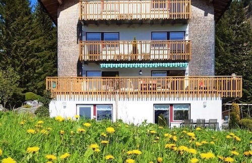 Schroecken Apartment | Unique mountain panorama, free WiFi, balcony, garden, lawn, playground