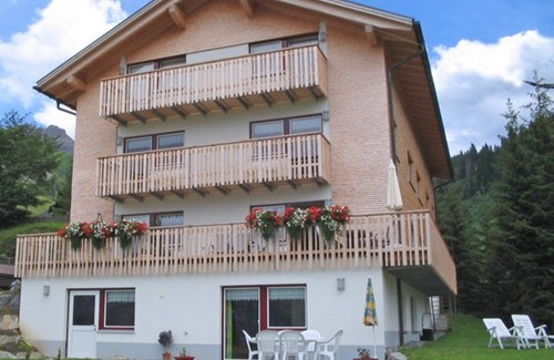 Schroecken Apartment | Unique mountain panorama, free WiFi, balcony, garden, lawn, playground