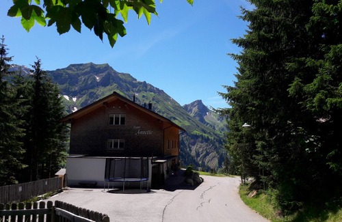 Schroecken Apartment | Unique mountain panorama, free WiFi, balcony, garden, lawn, playground