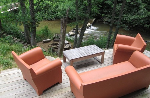 Lansing Cabin | Unique Restored Historic Mill-Creekside,WIFI,Smart TV's,fire pit,fishing