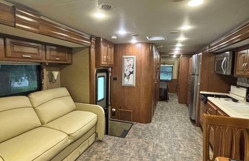 Port Richey House | Unique RV Stay with All the Essentials