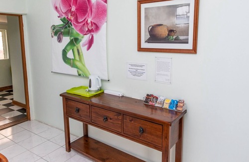 Gawler South Cottage | Unique Stables Cottage - Gawler Barossa Region