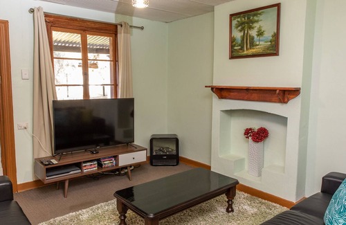 Gawler South Cottage | Unique Stables Cottage - Gawler Barossa Region