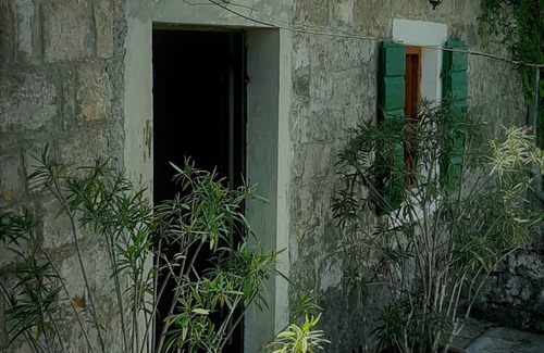 Klinci House | Unique Stone House with the charm of past centuries