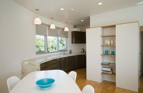 Raglan Apartment | Unique & stylish apartment in the former Golden Bay silo on Raglan Wharf
