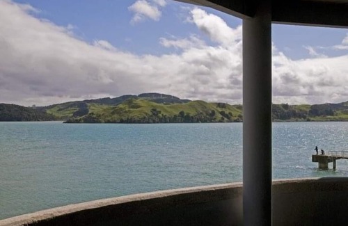 Raglan Apartment | Unique & stylish apartment in the former Golden Bay silo on Raglan Wharf