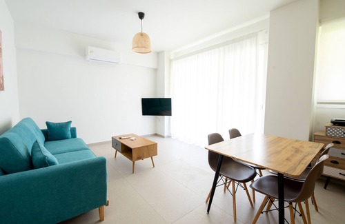 Patras Apartment | Unique suites only 1 minute away from the sea and Pet-Friendly!