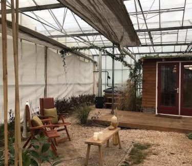 Rijsenhout Ski Chalet | Unique Tiny House close to Ams Airport with Hottub