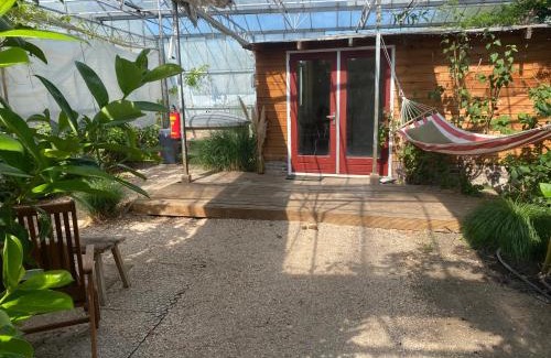 Rijsenhout Ski Chalet | Unique Tiny House close to Ams Airport with Hottub