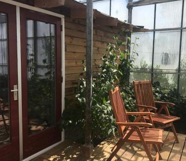 Rijsenhout Ski Chalet | Unique Tiny House close to Ams Airport with Hottub