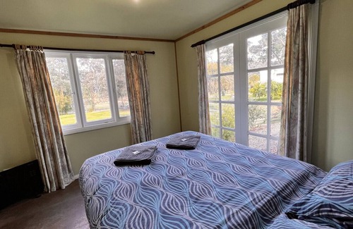 Nowa Nowa Cabin | Unique & Tranquil Property - Mingling Waters