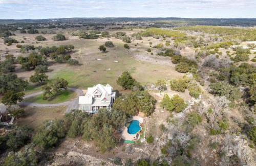 Dripping Springs House | Unique Victorian Home*Pool*Pets*Firepit