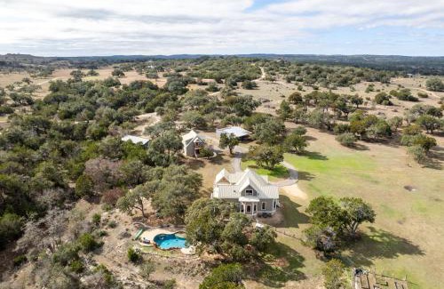 Dripping Springs House | Unique Victorian Estate Pets Welcome Pool BBQ Picnic Privacy