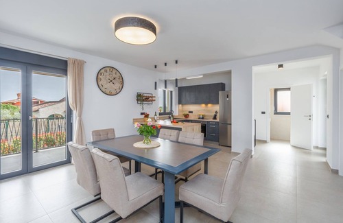 Susnjici House | Unique villa with private pool, sea views, baby cot, BBQ, air-conditioned bedrooms with many cycle paths