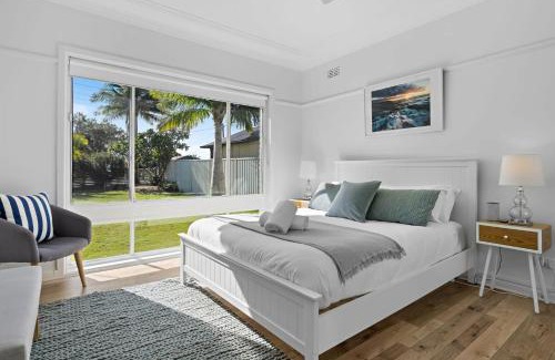 Toukley House | Unique Waterfront Lake Views in Toukley