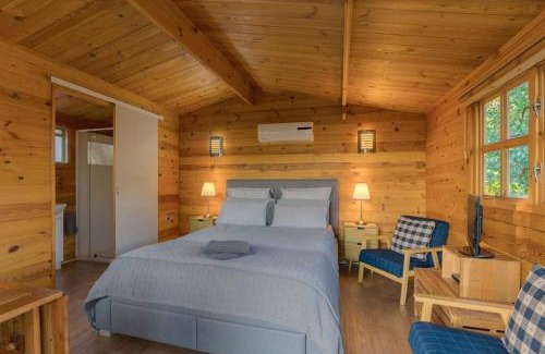 Frankland River Ski Chalet | Unique Wooden Cabin for Couples - Frankland River Cabin