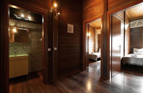 Casais do Rio House | Unique Wooden Cottage