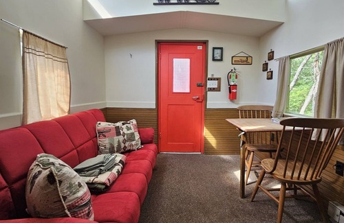 Orange Prairie Apartment | Uniquely Quaint Santa Fe Train Caboose 3