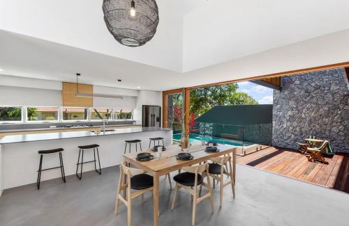 Coolum Beach House | Unit 1 22 Second Avenue