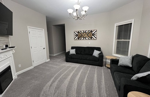 Cedar Falls Condo | Unit 1 of 2-Spacious Duplex 3 Blocks from Main Street, 1 Block from Overman Park