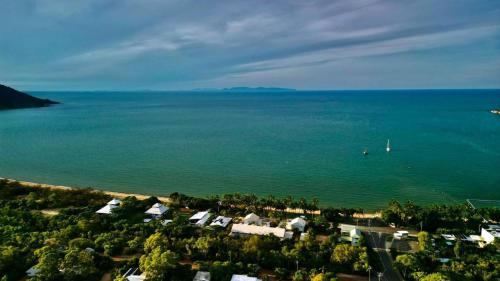 Horseshoe Bay Apartment | Unit 10 Sails on Horseshoe