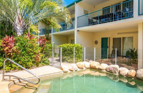 Horseshoe Bay Apartment | Unit 10 Sails on Horseshoe