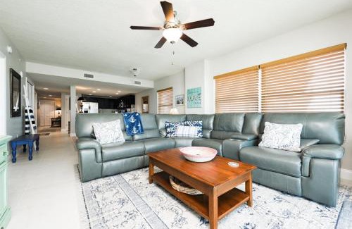 Ocean View Halifax Estates Apartment | Unit 102 Aruba - 3 Bedroom Ocean Front
